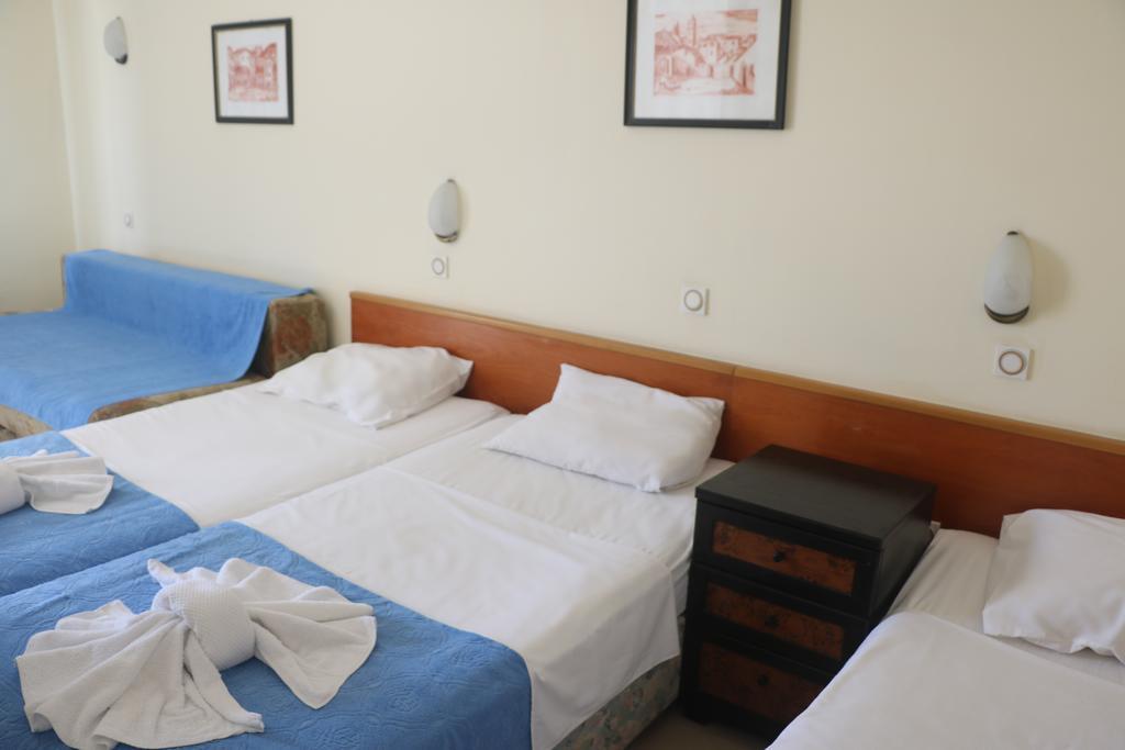 Garni Hotel Vila Aleksandar Herceg Novi Kültér fotó